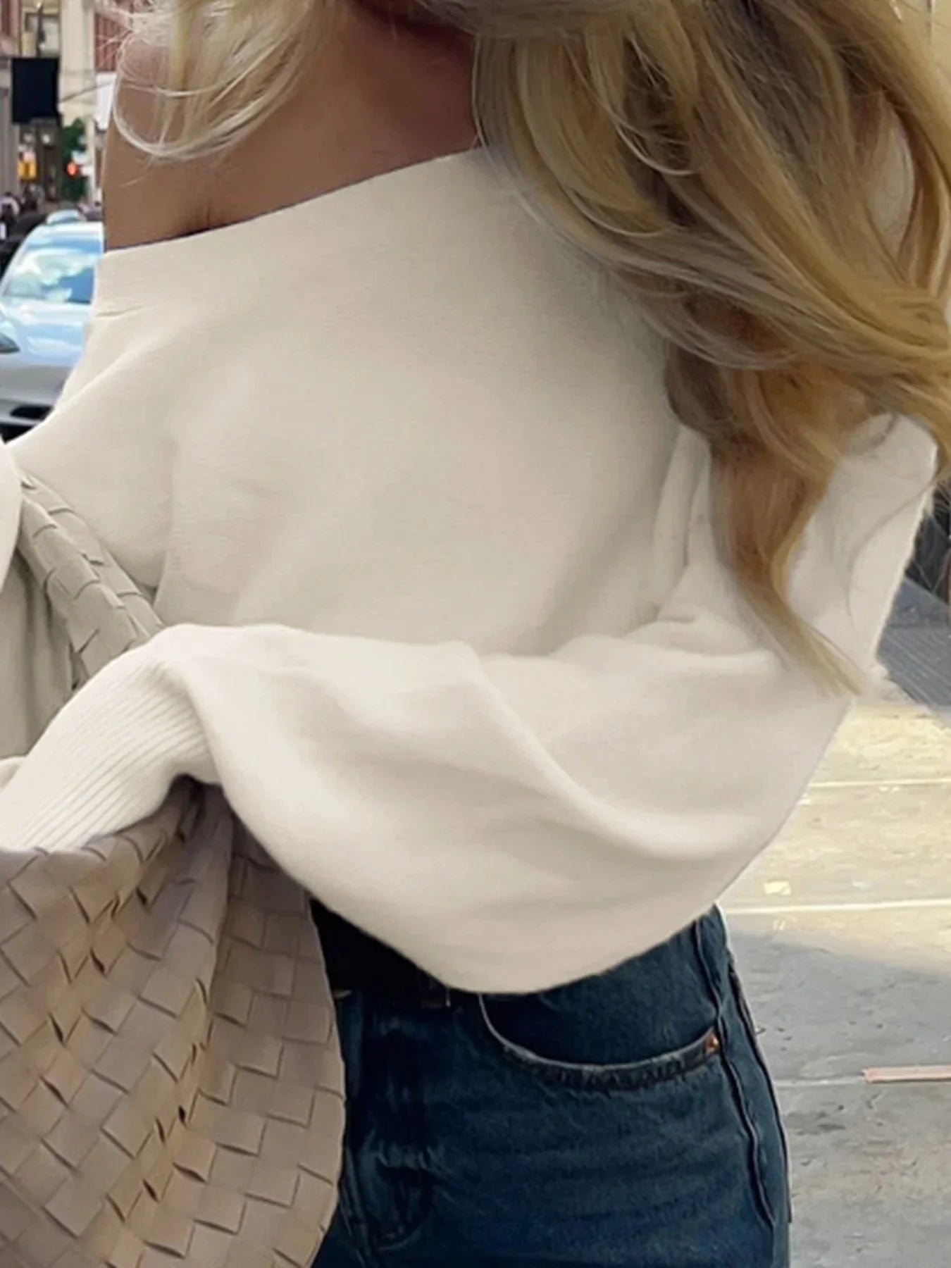 Pull tendance épaules dénudées et coupe décontractée