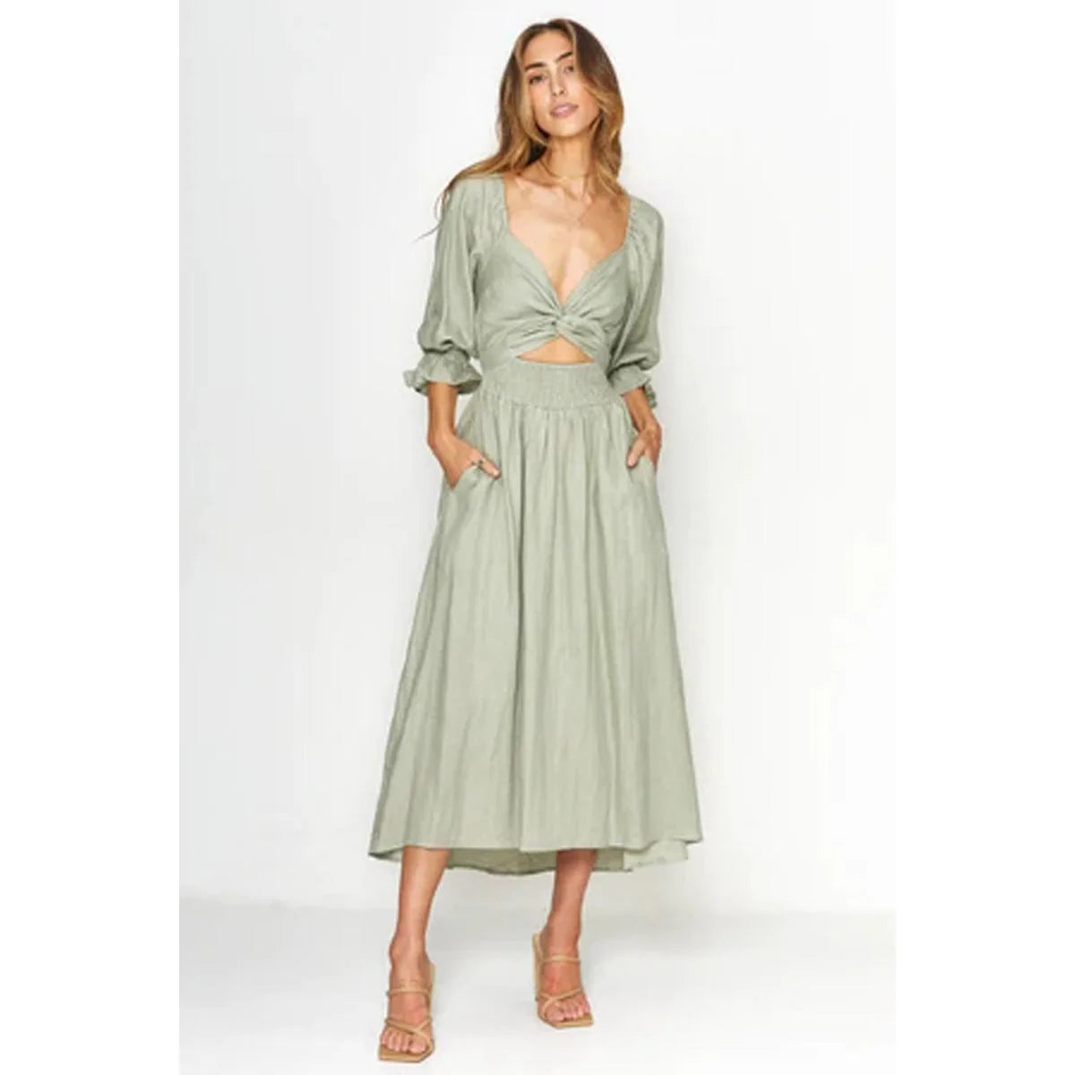 Kyara - Elegancka szata Volantée