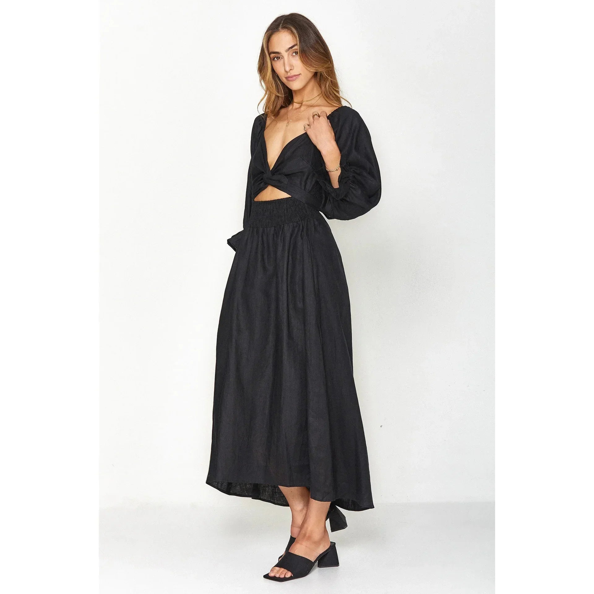 Kyara - Elegancka szata Volantée